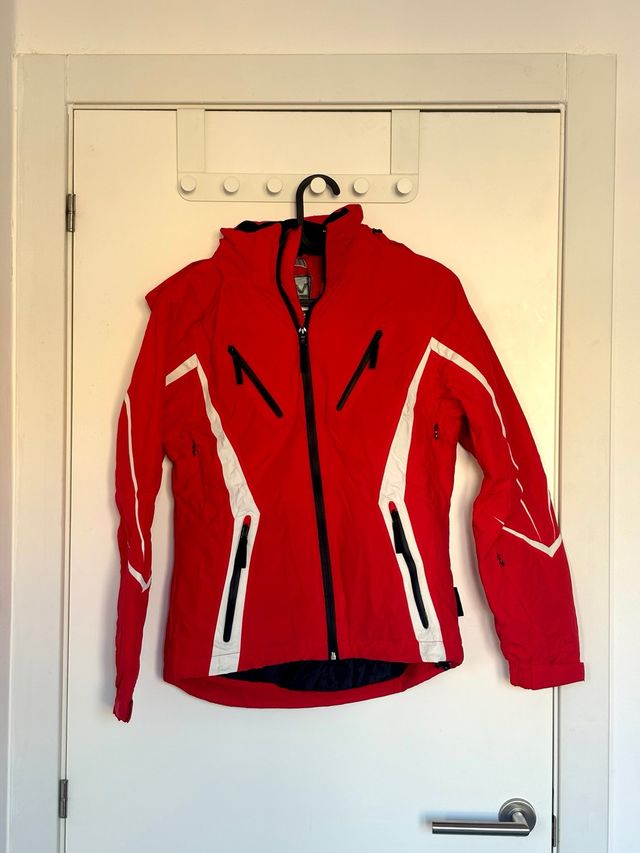 Chaqueta esquí roja y blanca
