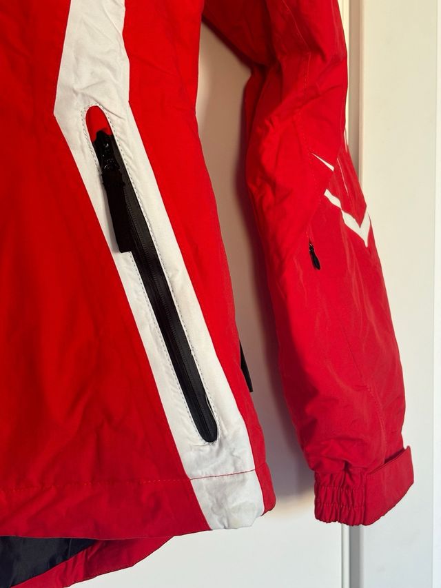 Chaqueta esquí roja y blanca