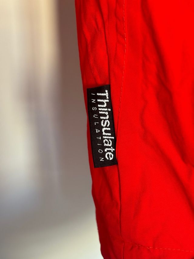 Chaqueta esquí roja y blanca