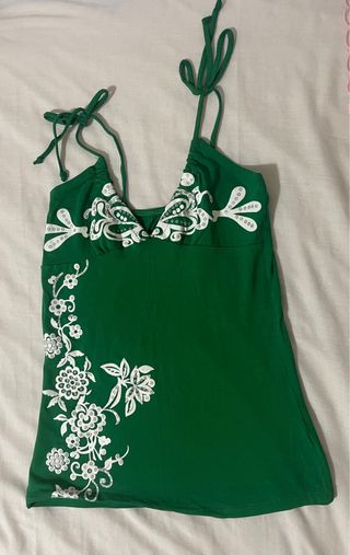 Camiseta tirantes verde estampada