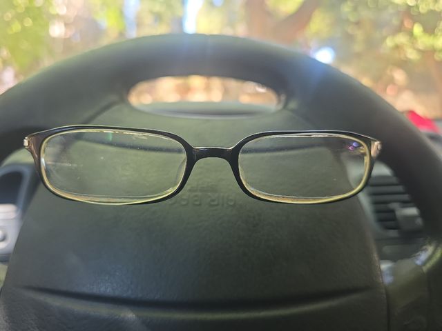 Óculos Vogue - Armação preta e branca