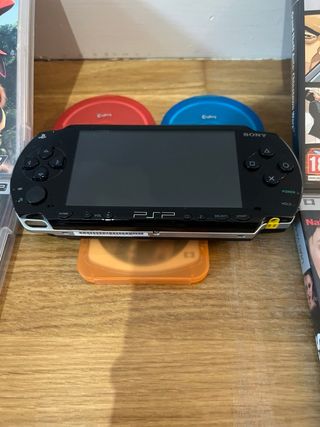 PSP 1004 Nero + 8 giochi