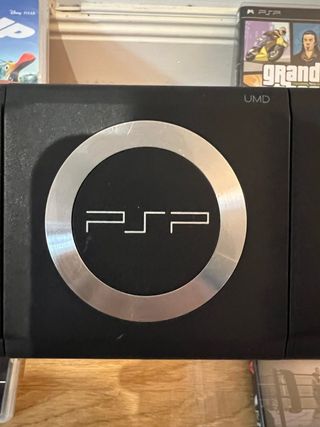 PSP 1004 Nero + 8 giochi