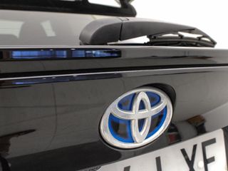 TOYOTA C-HR CH Toyota C-HR - MY22