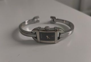 Reloj Gucci 6800L - Acero