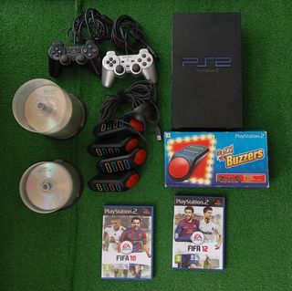 Play2. 2 mandos, 4 mandos BUZZ, + 100juegos