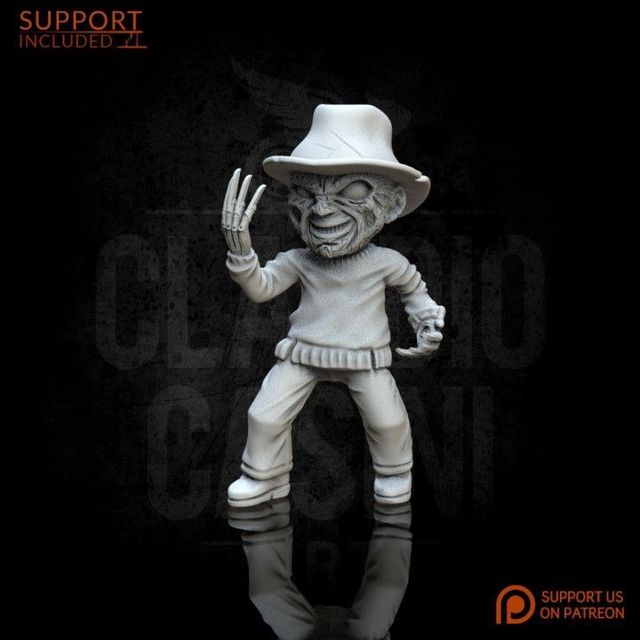 Figura di Freddy Krueger in resina dipinta a mano