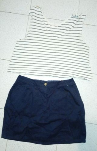 Conjunto top de rayas y minifalda azul