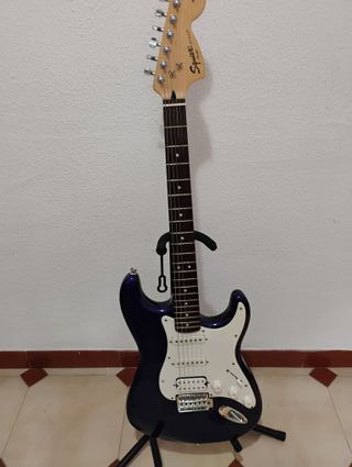 Fender Stratocaster Squier Affinity Metalic Blue