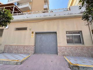 Local comercial en venta en Los Boliches en Fuengirola