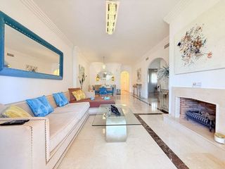 Piso en venta en Puerto Banús en Marbella
