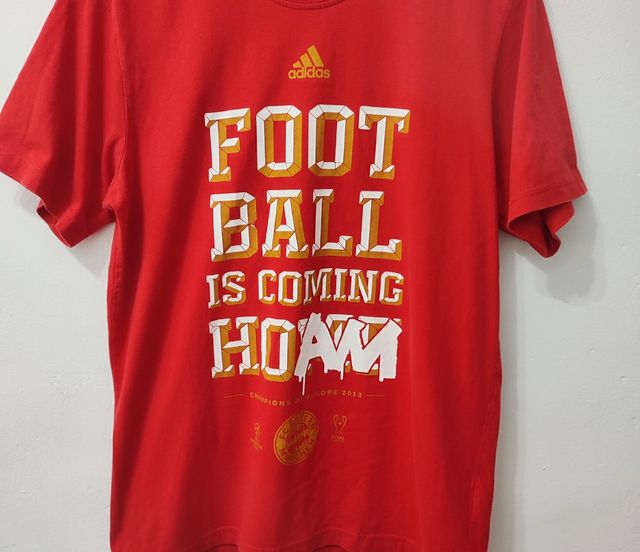 Camiseta roja Adidas Edición Limitada Talla M