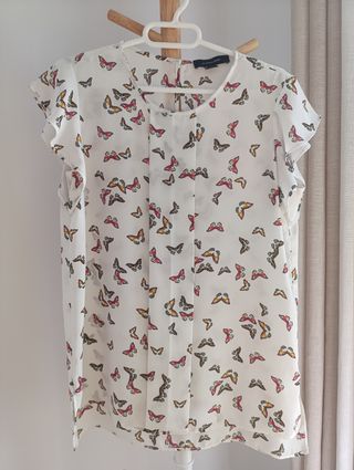 Blusa estampada mariposas
