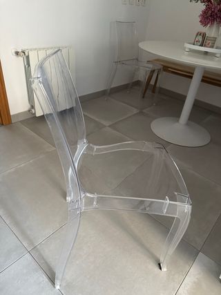 4 Sillas acrílicas transparentes