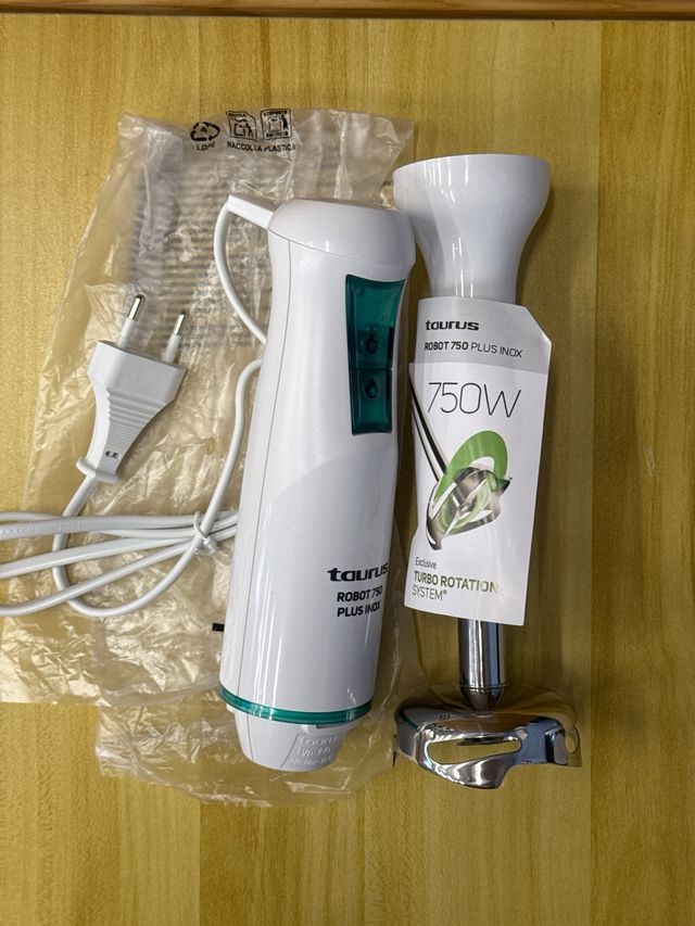 Taurus Robot 750 Plus: Batidora de mano
