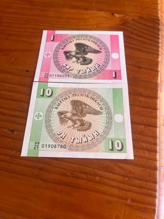 Billetes Kirguistán: 1 y 10 Tyiyn