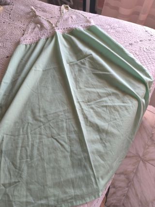 CAMISÓN CROCHET Y BATISTA BLANCO Y VERDE