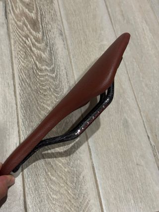 SILLIN BICICLETA CARBONO marron