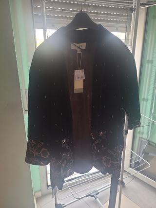 Chaqueta negra terciopelo bordada - XS-S