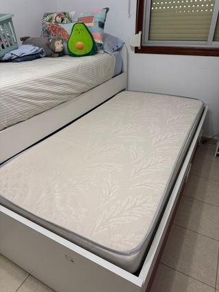 Cama nido+1 colchón -3 cajones - blanca y fucsia