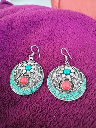 Pendientes de plata con turquesa y coral tibetano