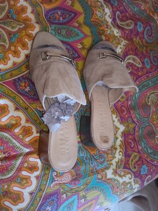Zuecos Hispanitas beige