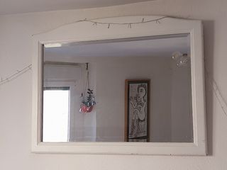 Espejo blanco antiguo