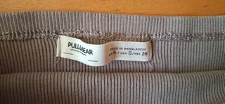 Crop top de tirantes gris de Pull & Bear