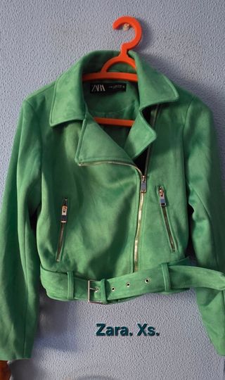 Cazadora biker Zara verde.