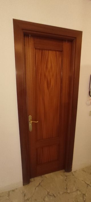 Puertas interiores madera 
