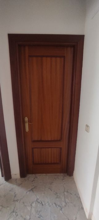 Puertas interiores madera 
