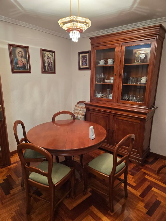 Mesa extensible comedor + 6 sillas madera