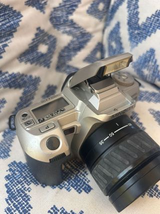 Cámara Minolta Dynax 404si 35-80mm
