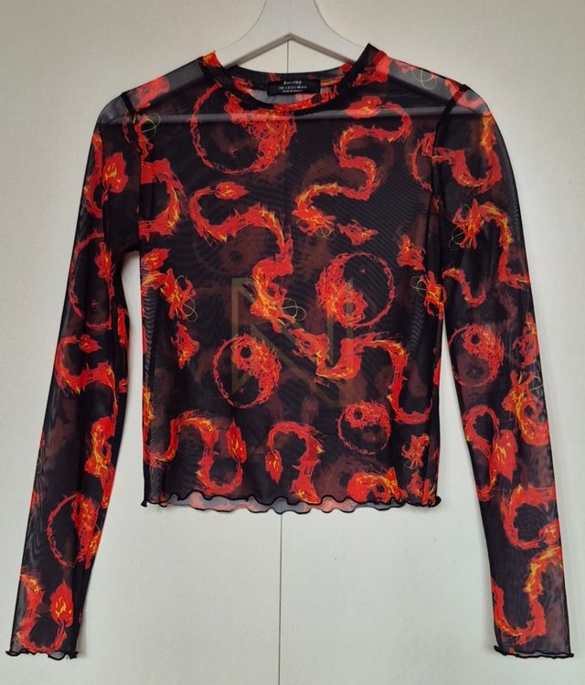 Top Bershka Rojo y Negro