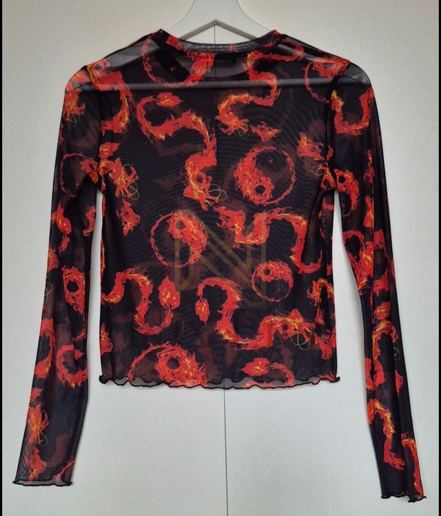 Top Bershka Rojo y Negro