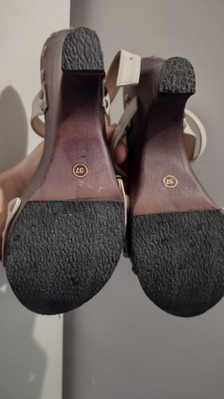 Sandalias cuña blancas verano