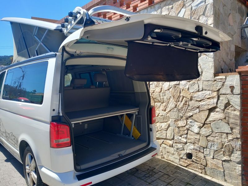 Volkswagen California 2011, foto 2