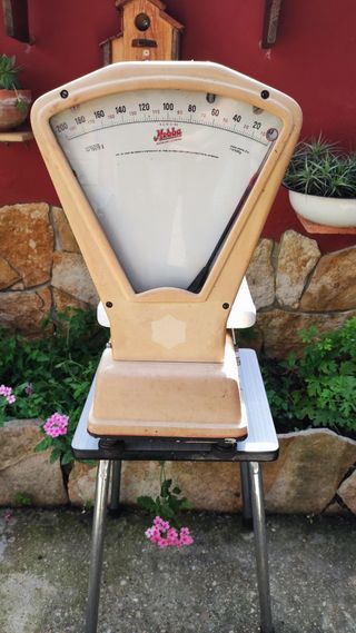 BÁSCULA ANTIGUA MOBBA –FABRICA MARBU.COLECCIONISMO