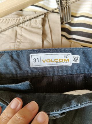 Bermudas Volcom azul marino