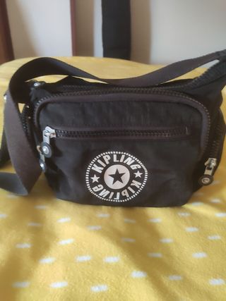 Bolso bandolera Kipling negro.