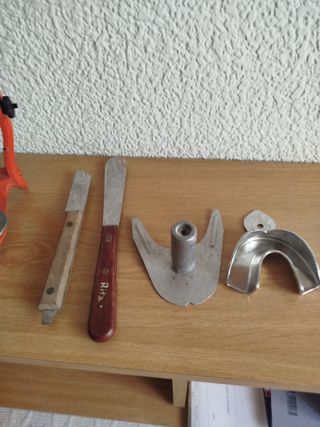 Articulador dental + instrumentos