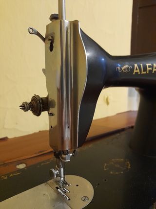 Máquina coser Alfa Antigua