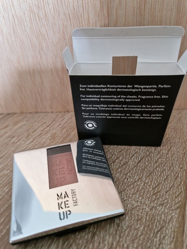 Blush MAKEUP FACTORY - Marrom & Rosa