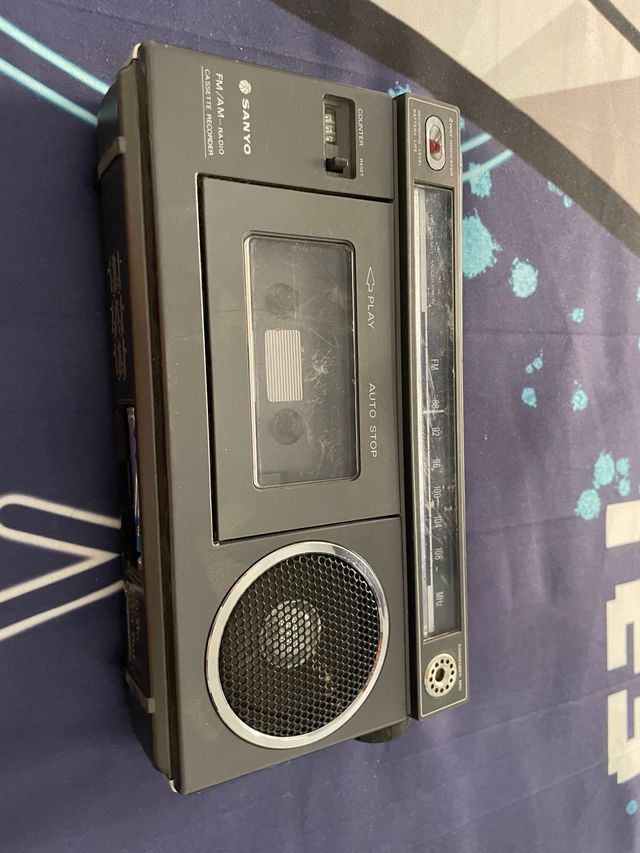 Radio Cassette Sanyo FM-AM