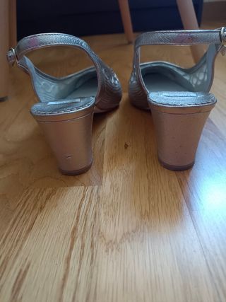 Zapatos Guanflex dorados - Elegantes