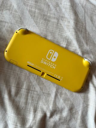 Nintendo Switch Lite Amarilla