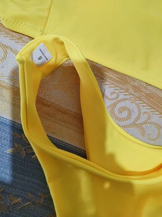 Bikini giallo