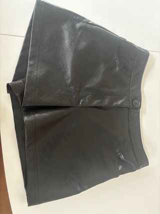 Shorts cuero negros ZARA