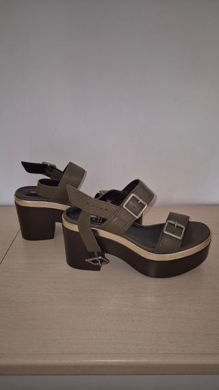 Sandalias 
