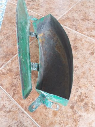 Caja herramientas motoazada Agria